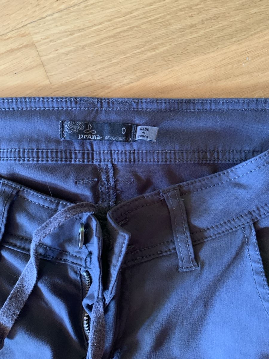 Prana Pantaloni: Pantalon Prana transformable en version courte – Usato da Finhaut venduto da dod 1