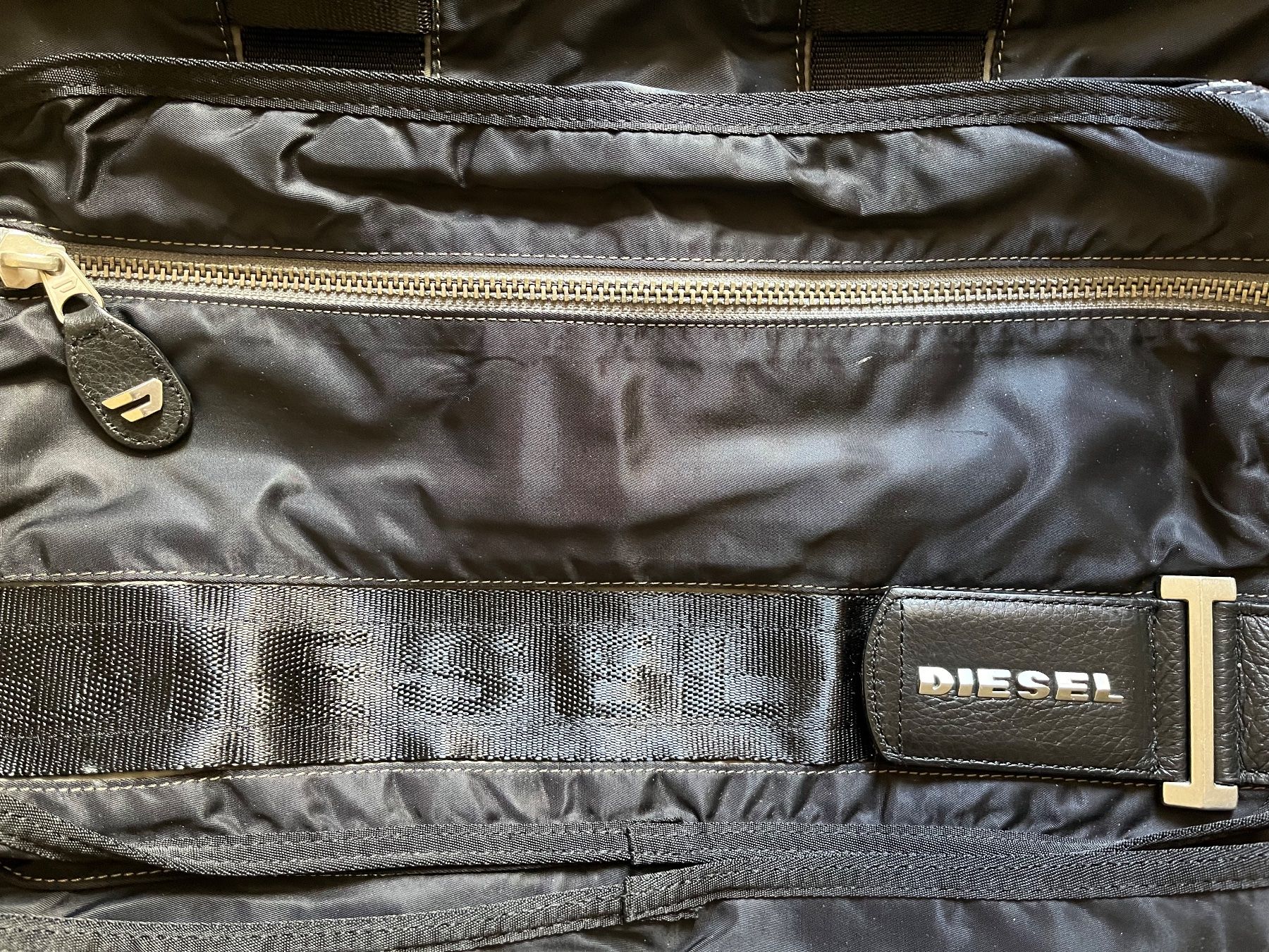 Diesel Borse: Sac DIESEL – Usato da LAUSANNE venduto da PUMPERNICKEL3 6
