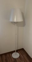 Weisse Stehlampe