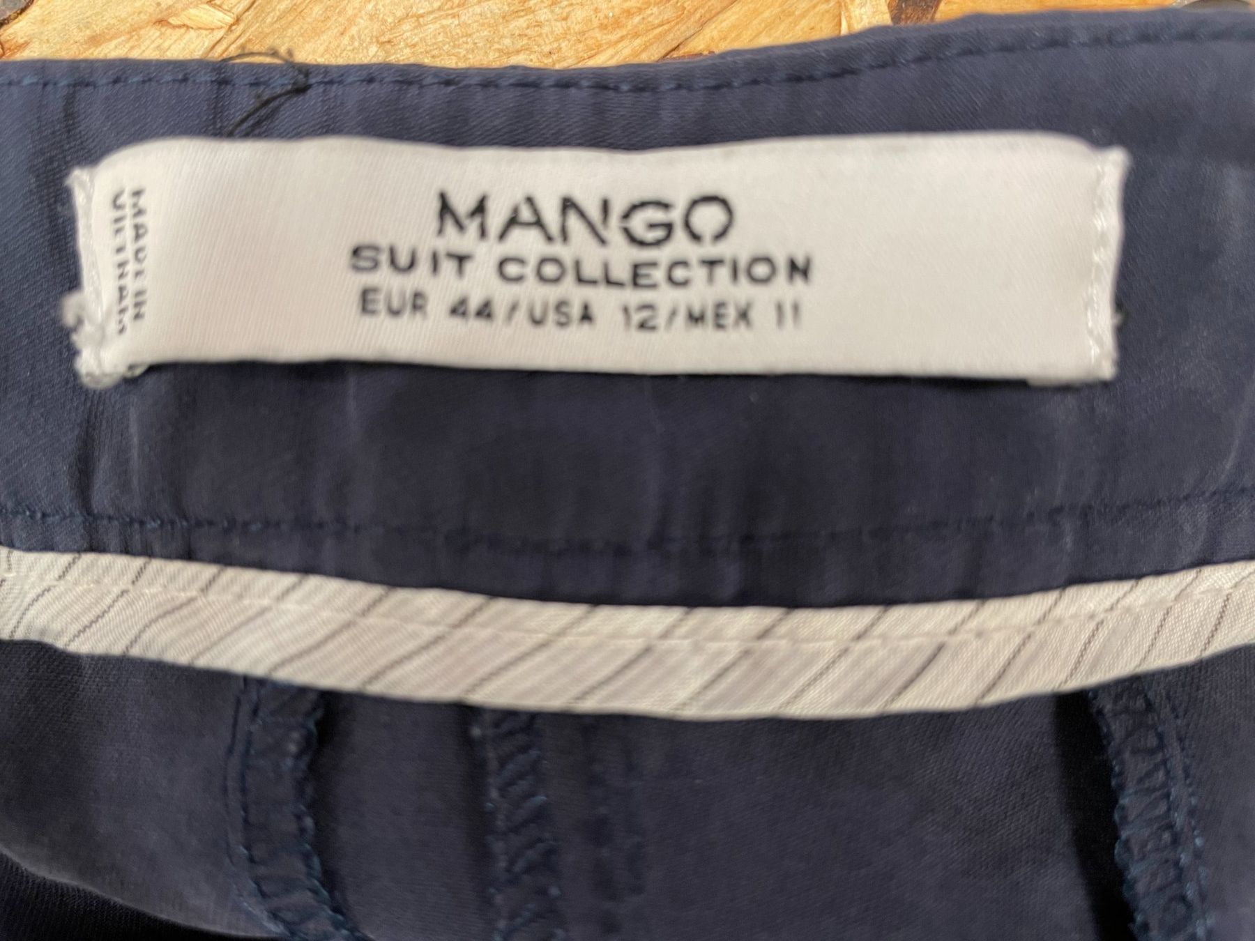 Mango Hosen: MANGO Pantalon bleu T 44 – Gebraucht aus Lausanne von PlusValue_Lausanne 2