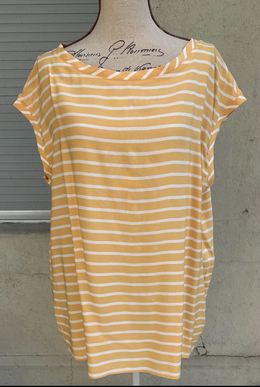 Opus Top: Superbe top rayé 100%viscose OPUS ouvert dans le dos t.42 – Nuovo (secondo la descrizione) da Martigny venduto da only__you