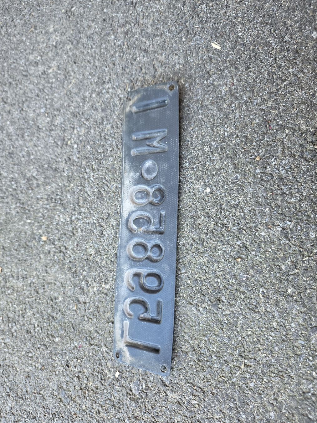 Insegne: Nummernschild L59858 MI  – Usato da Dorf venduto da Echo_Elements 1