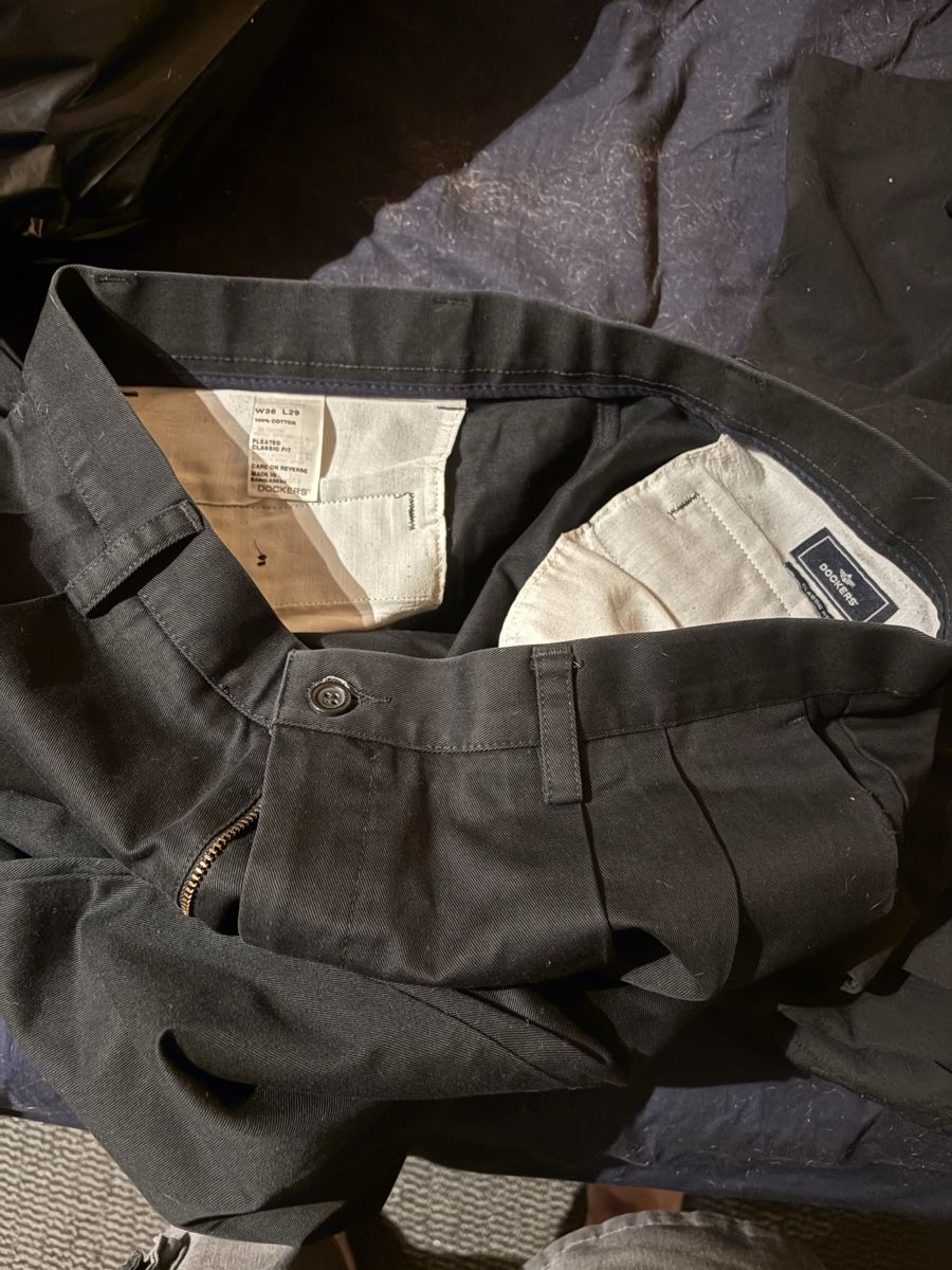 Pantaloni: Dockers Black Pants 36 x 29 Neu – Nuovo (secondo la descrizione) da Obermumpf venduto da davetattoo 1