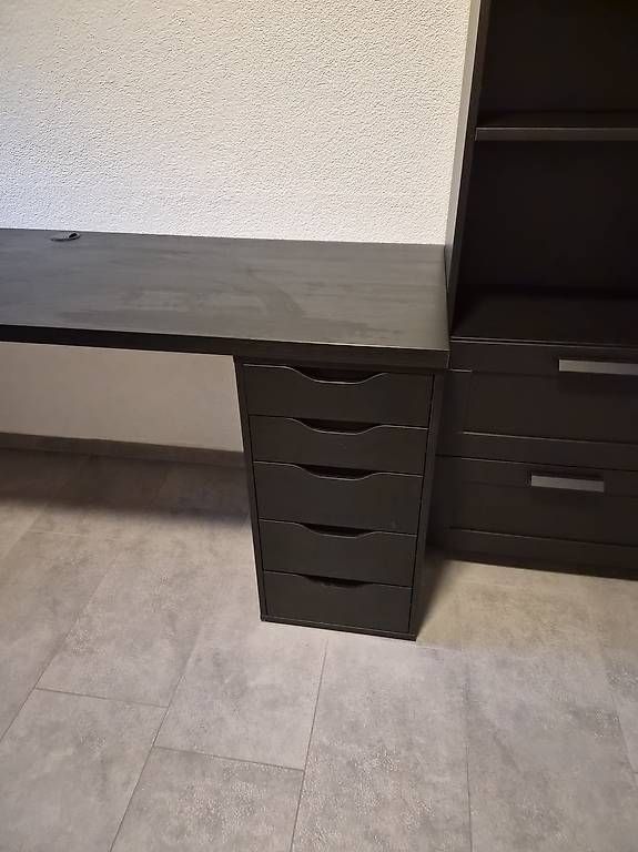 Bureaux: Büromöbel mit Tischplatte  – D'occasion à Hindelbank par Andy21073 2
