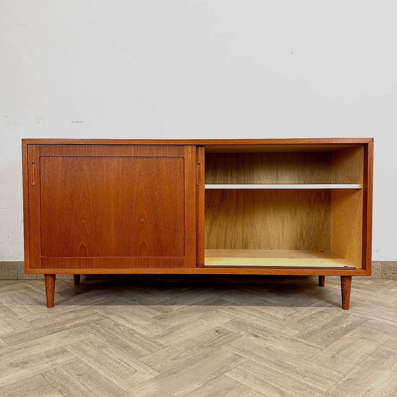 Cassettiere: Poul Hundevad dänisches teak Sideboard / Lowboard – Usato da basel venduto da vintory.ch 3