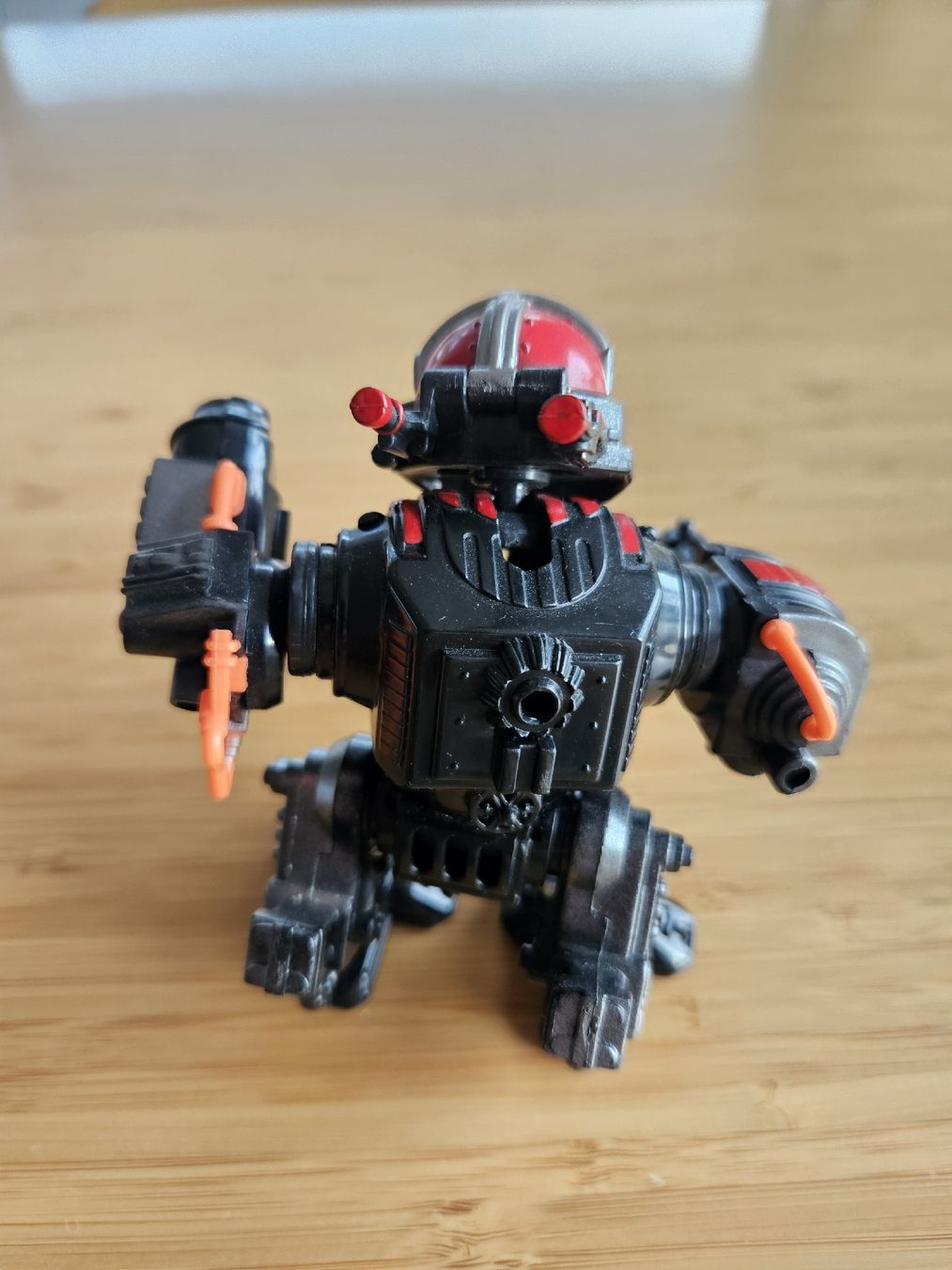 Figurines: MIGHTY MAX SHUTS DOWN CYBOT 1994 – D'occasion à Sarnen par rockola02 1