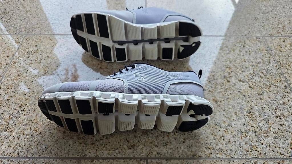 Scarpe da uomo: On Schuh, wasserfest, weiss, Grösse 42.5 – Usato da Erlenbach ZH venduto da 2m 1