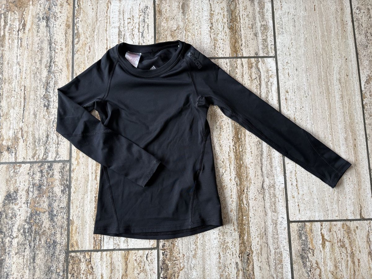 Puma Lotti & Set di vestiti: Sportset Puma/Adidas Grösse 128 – Usato da Nürensdorf venduto da Yellowstone09 4