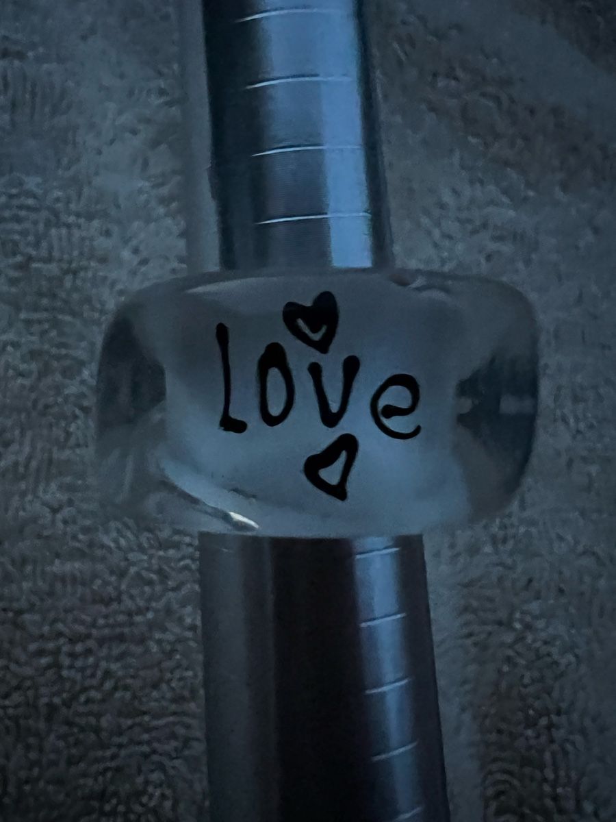 Anelli: Transparenter Ring mit "Love" Schriftzug, Grösse 18 mm – Nuovo e nell'imballaggio originale da Rorschach venduto da lvi_p29s 5