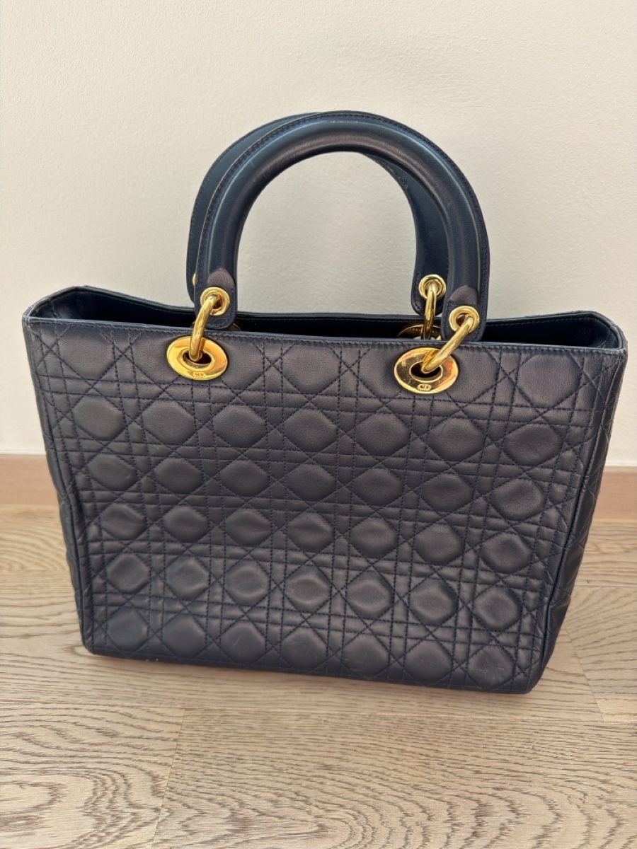 Dior Borse da donna: Lady Dior medium dunkelblau aus 2007 – Usato da Liestal venduto da amaroque 1