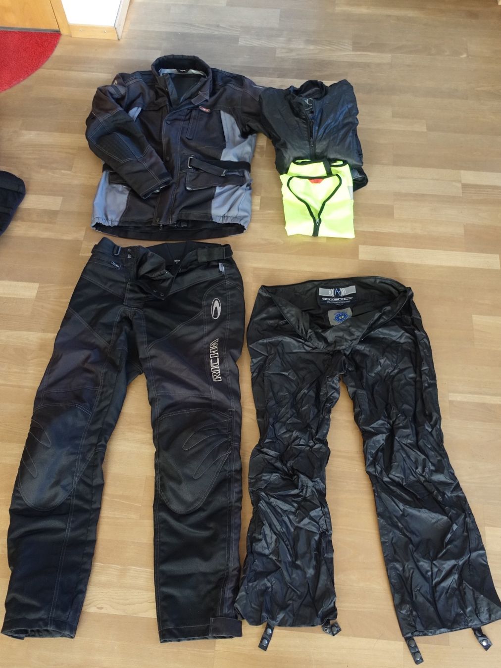 Lotti di vestiti: Motorradbekleidung Richa als Duo Set – Usato da Sagogn venduto da Busideluxe 2