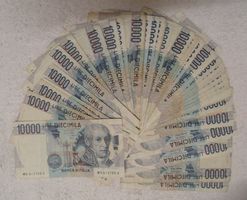 50 Banknoten aus Italien à 10'000 Lire