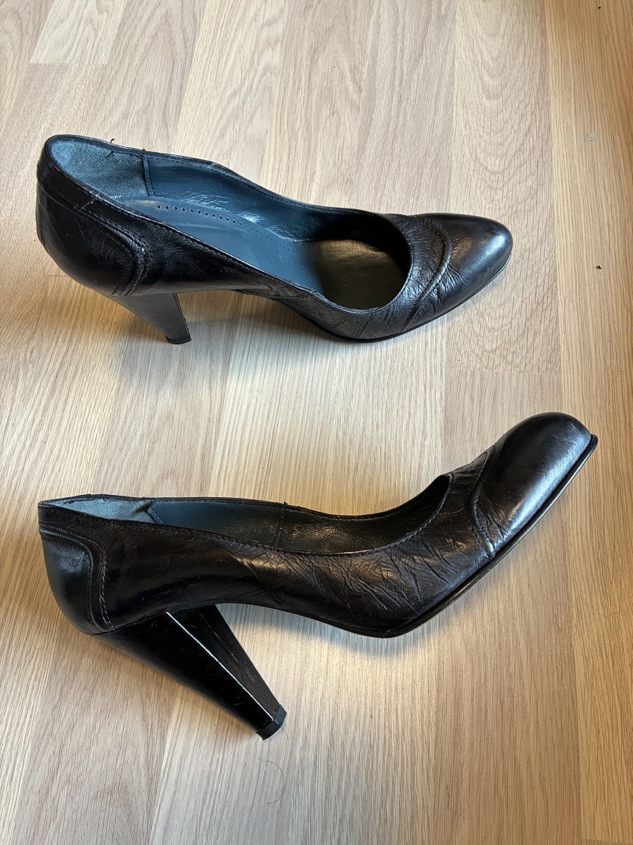 Damenschuhe: Pumps – Neu (gemäss Beschreibung) aus Moleson-s-Gruyeres von Mosaikplastik