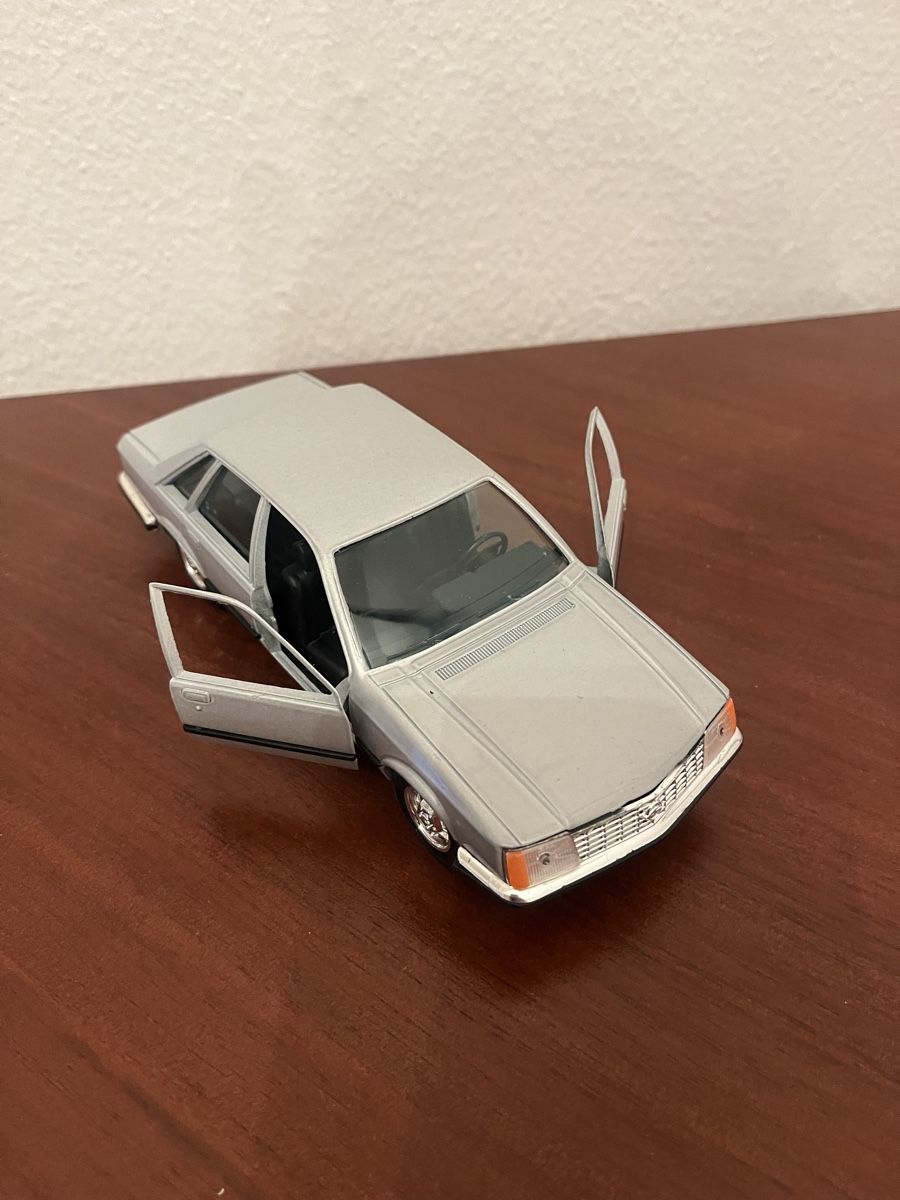 Gama Modellini d'auto: Opel Senator A von Gama - Topzustand 1/25 – Nuovo e nell'imballaggio originale da Wabern venduto da Housi78 8