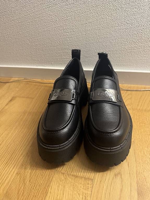Damenschuhe: Buffalo Loafer Plateau Schuhe – Gebraucht aus Zürich von Phantom667 2