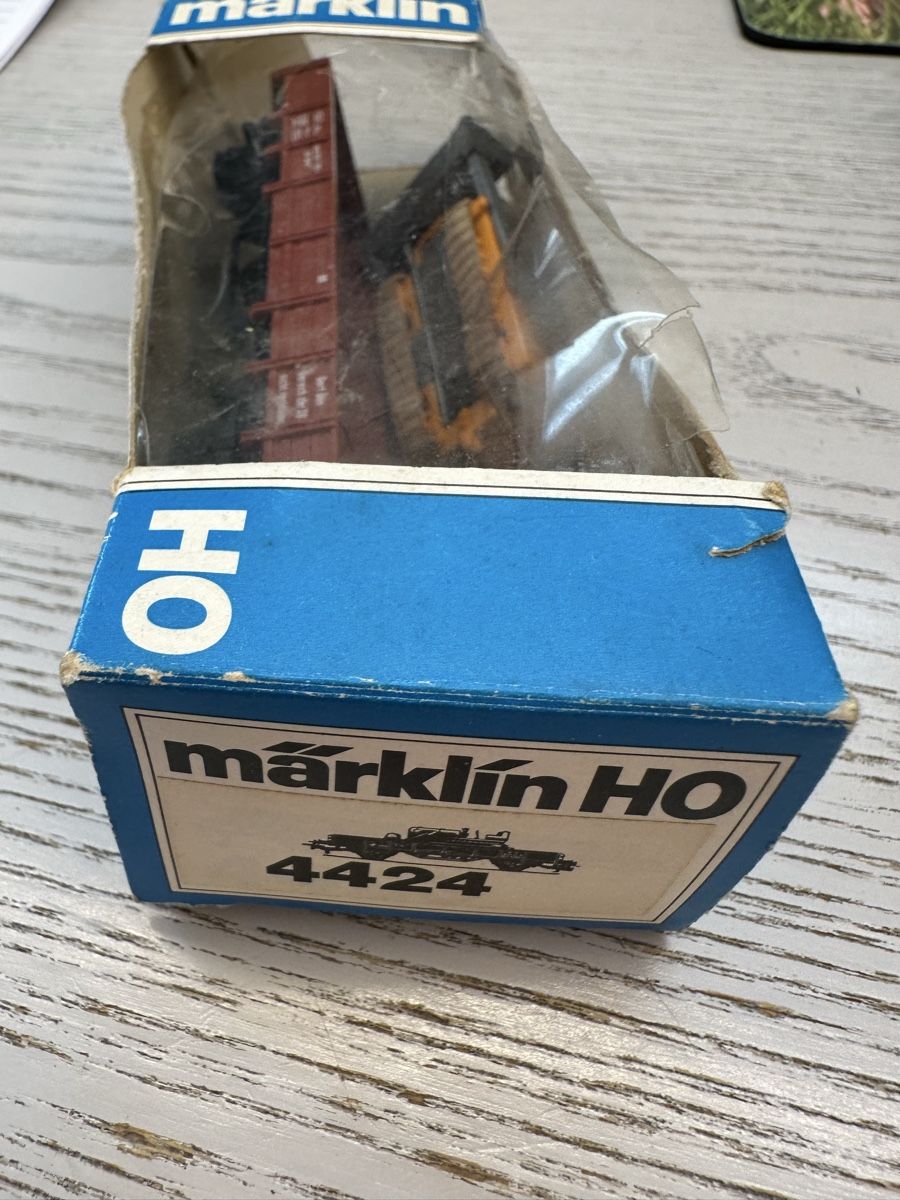 Märklin Modellini di ferrovie: Märklin 4424 Güterwagen mit Bagger – Usato da Lupsingen venduto da New-Haven 1