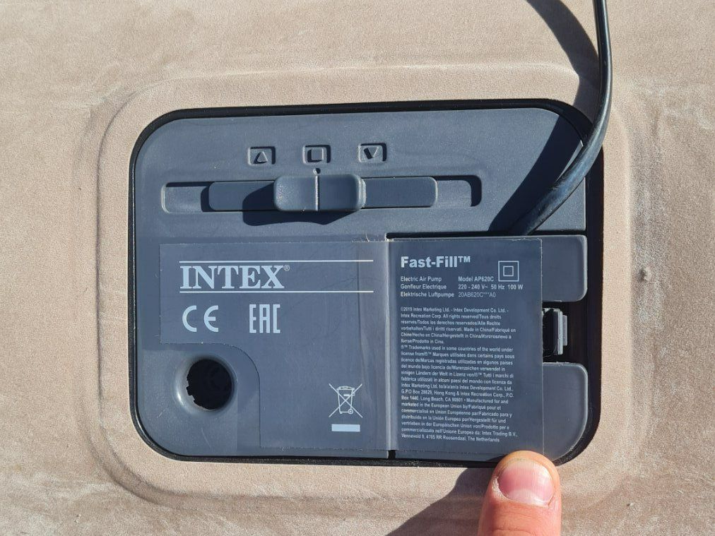 Materassi: INTEX / Luftmatratze / Luftbett / Elektrisch / Fast-Fill – Usato da Safenwil venduto da Husqi2000 6