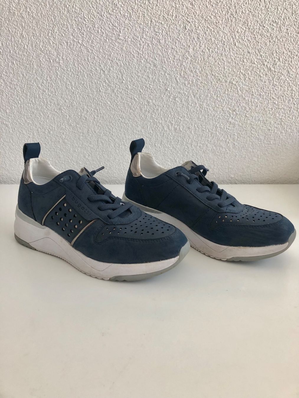 Bugatti Scarpe da donna: Bugatti Schuhe Gr 36 – Usato da Egg b. Zürich venduto da egg2665 1