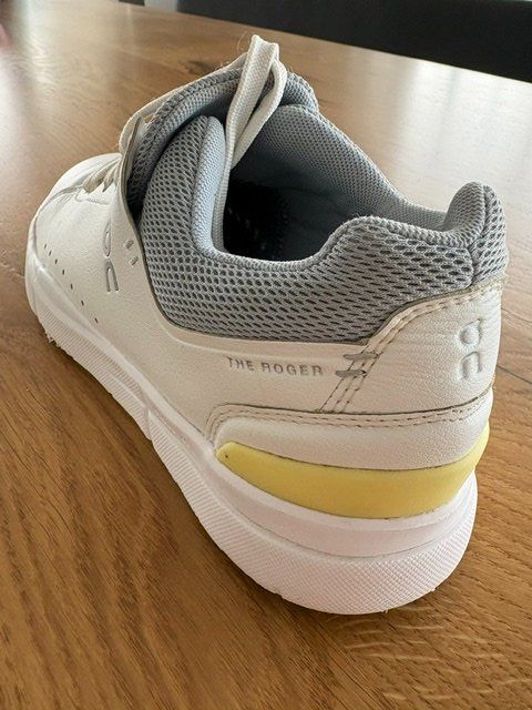 On Chaussures femmes: ON Damenschuh, 2 Paar – Neuf (Voir description) à Wauwil par willibilli 2