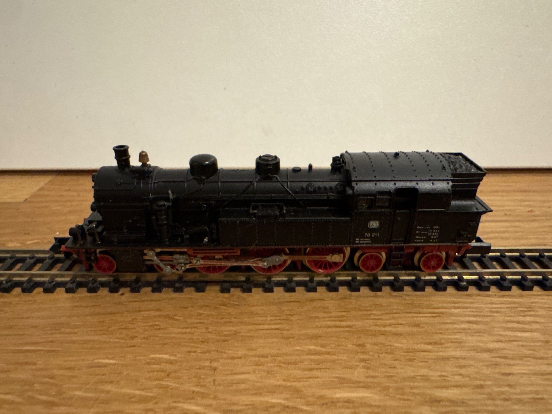 Arnold Modellini di ferrovie: Arnold 2270 Dampflok DB BR 78 211 – Usato da Schlierbach venduto da Look8