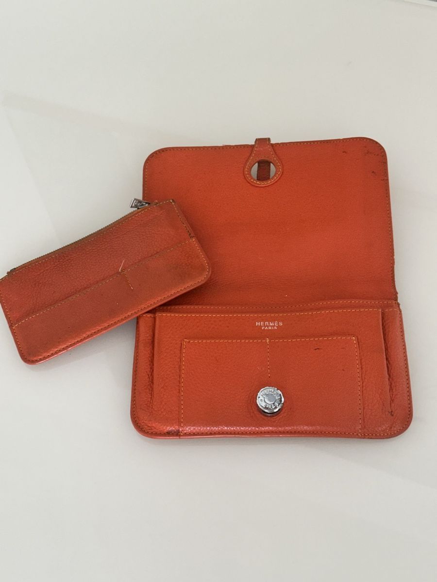 Hermès Portafogli: Hermes Geldbörse Orange Leder gebraucht – Usato da Zürich venduto da Mona-L 1