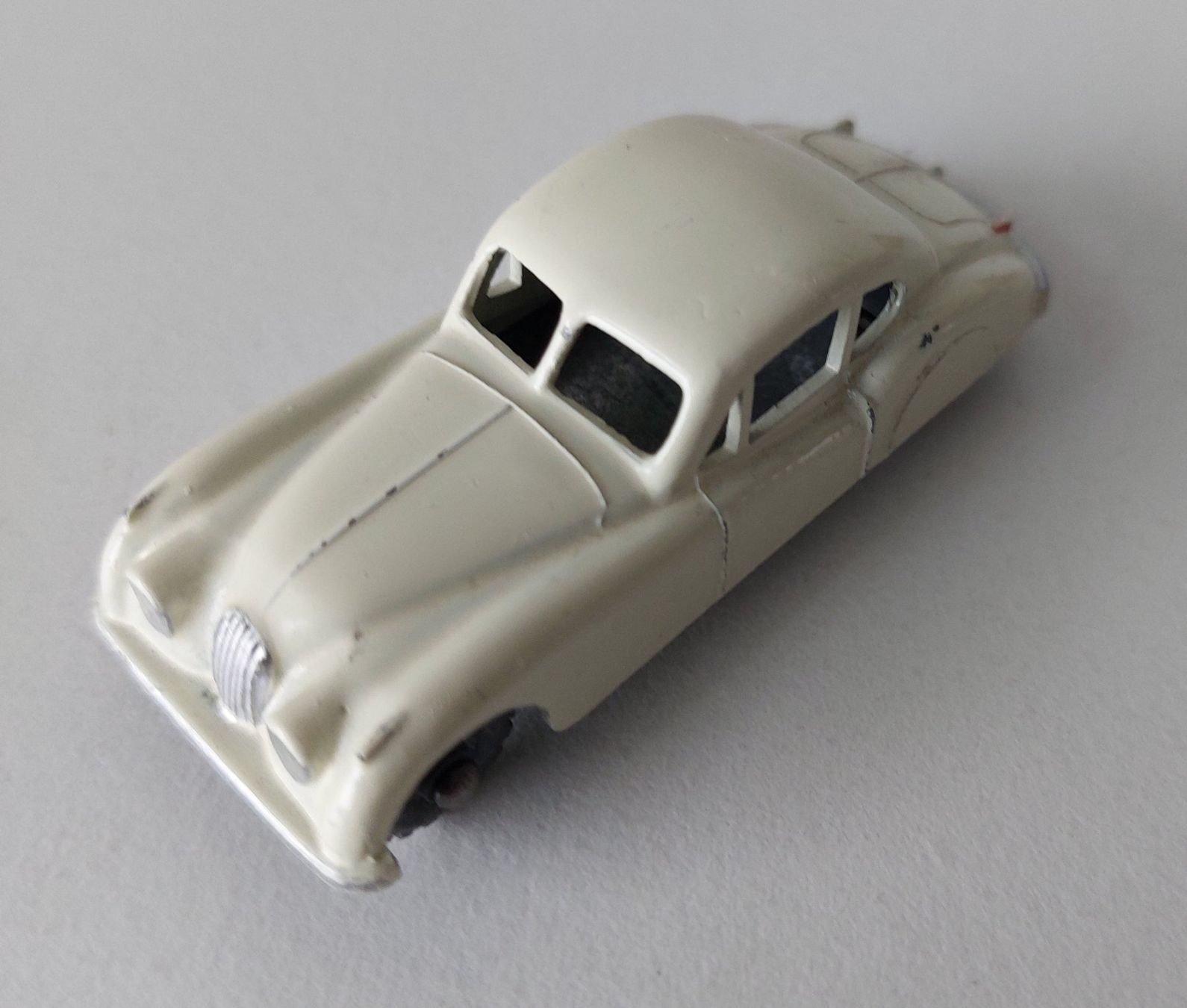 Matchbox Modellini d'auto: Matchbox Lesney Nr. 32A Jaguar AK 140 – Usato da Schenkon venduto da Elbarto007