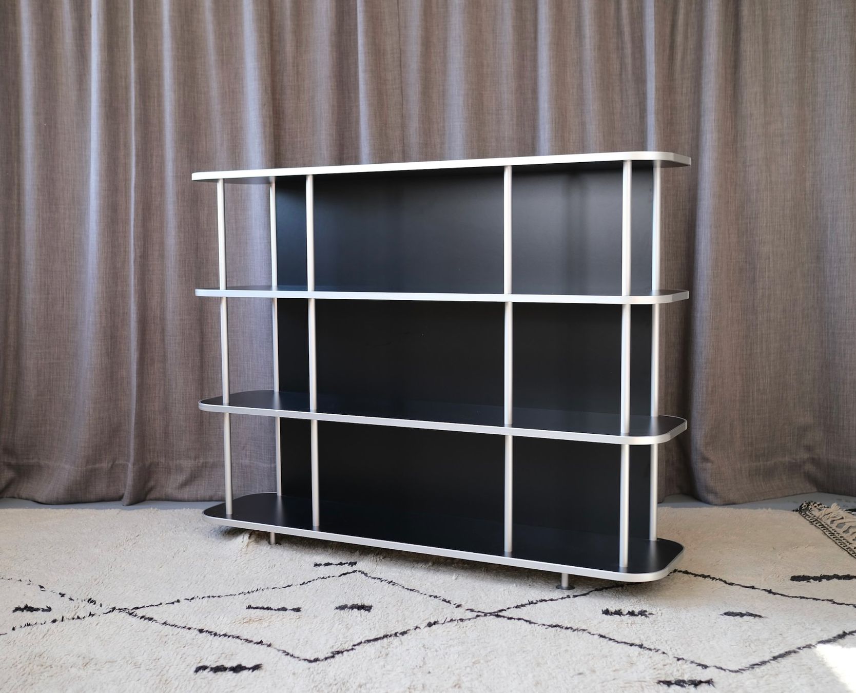 Wogg Scaffali: WOGG 18 Classicboard Sideboard – Usato da Bern venduto da Zmodern_CON 9