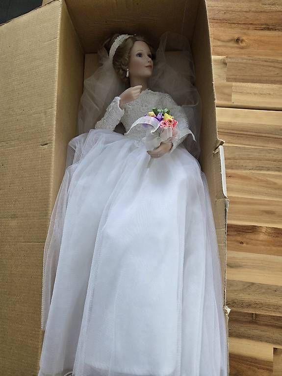 Figuren: Brautpuppe – Gebraucht aus Vinelz von man_t2q9 3