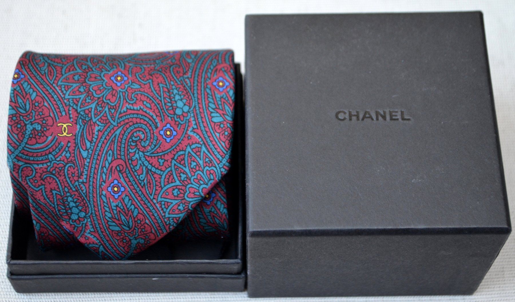 Chanel Cravatte: Chanel  Krawatte / cravate – Usato da Collonges venduto da arashee 1