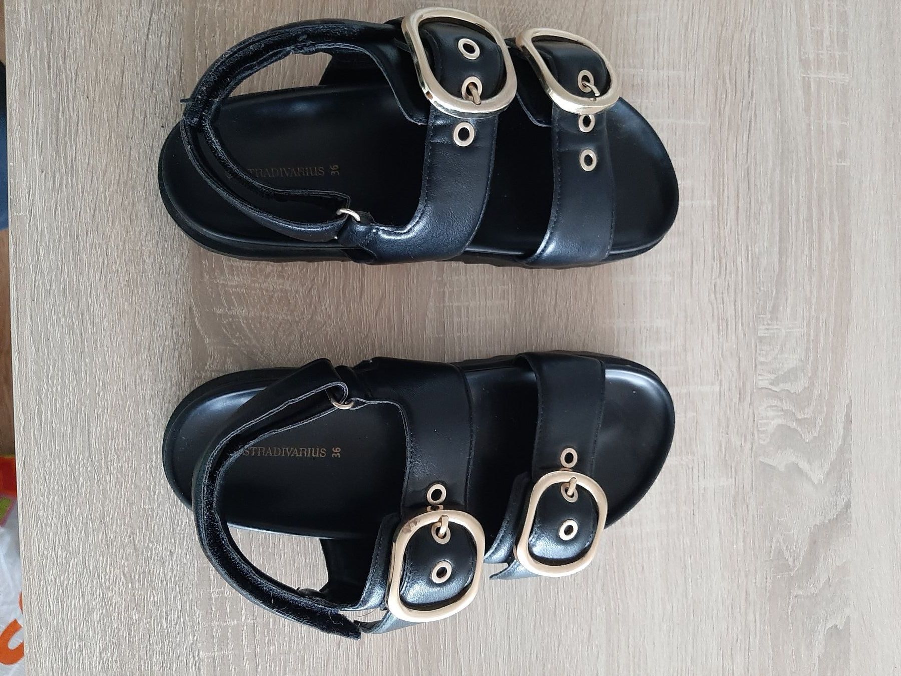 Stradivarius Damenschuhe: Sandale schwarz Gr. 36 Stradivarius – Gebraucht aus Menziken von Rien1