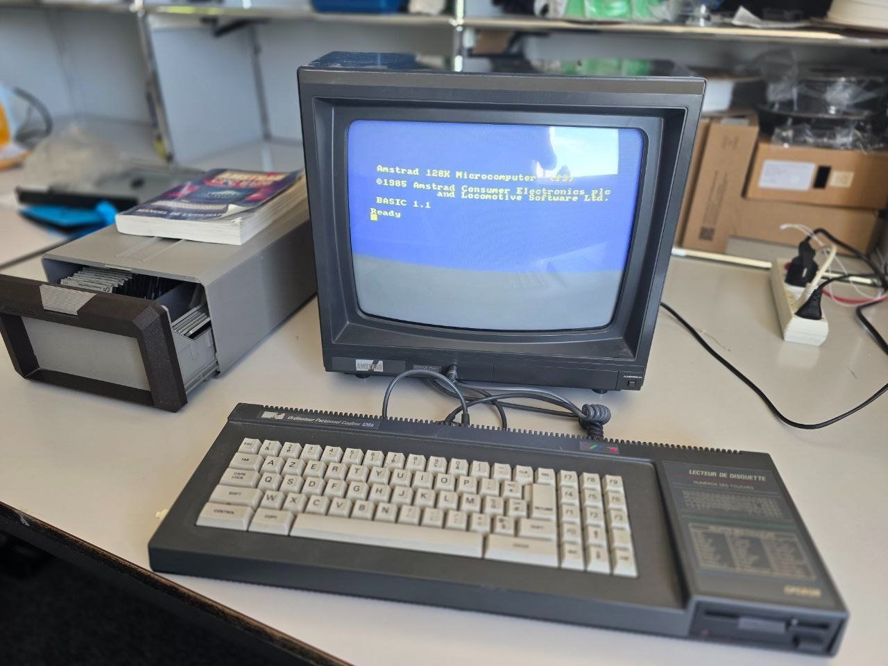 Amstrad PCs: Amstrad CPC 6128 – D'occasion à Lausanne par Vasector 2