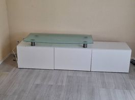 Fernsehmöbel mit Glasauflage