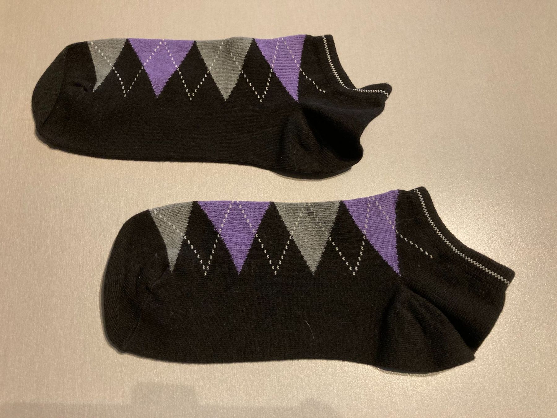 Calze: 2 Paar Socken schwarz und hellblau – Nuovo (secondo la descrizione) da Obfelden venduto da miau68 1