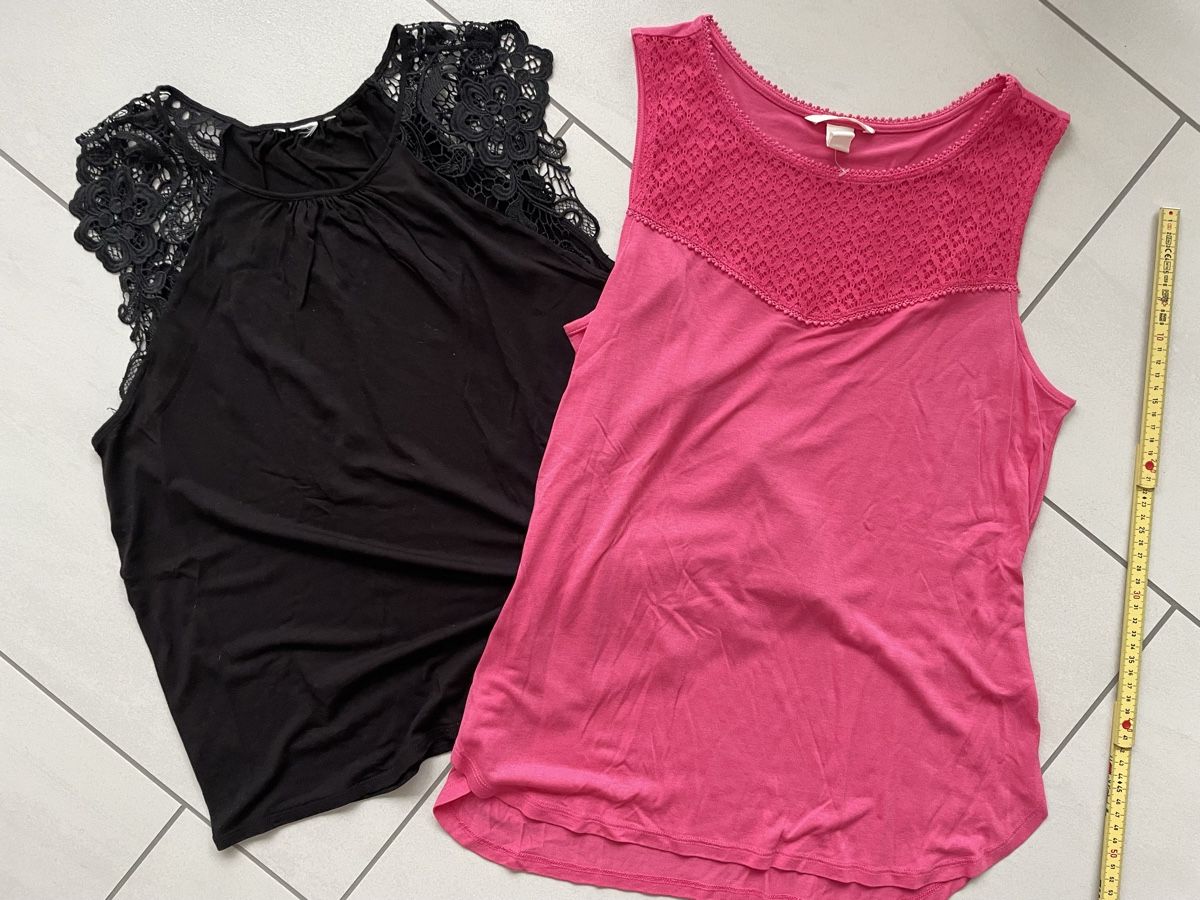 T-shirt: Zwei lässige T Shirts Gr M – Nuovo (secondo la descrizione) da Rüti ZH venduto da kar_xx9l