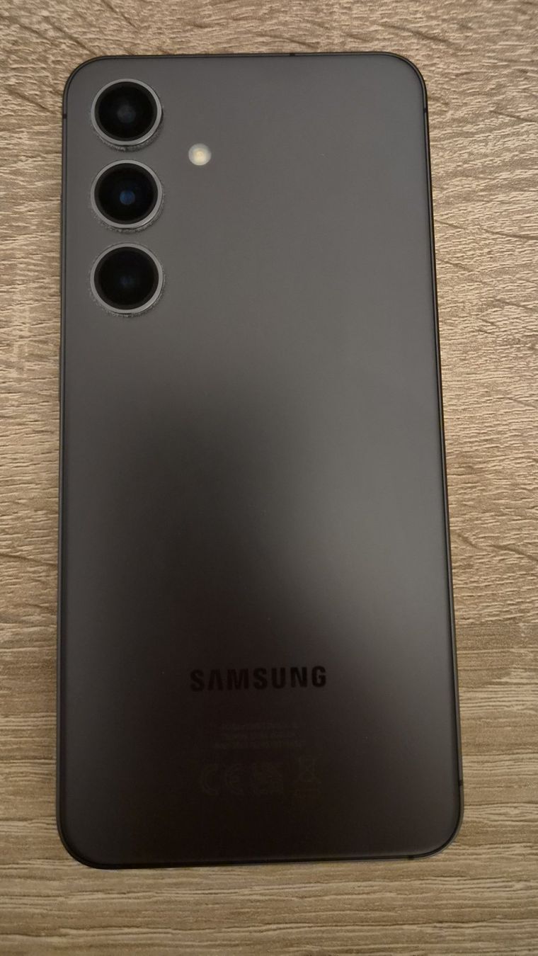 Samsung Telefoni cellulari / Smartphones: Samsung Galaxy S24 5G – Usato da Weiach venduto da ZHmakitiAG 1