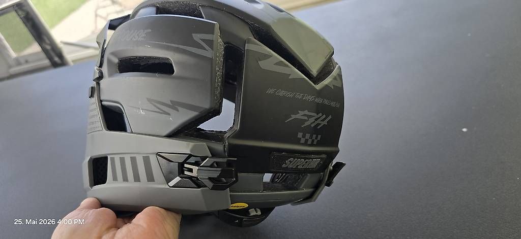 Helme: Bell Kinder /Jugend Helm mit Kinnschutz DH – Gebraucht aus Frasnacht von Sapollo 8