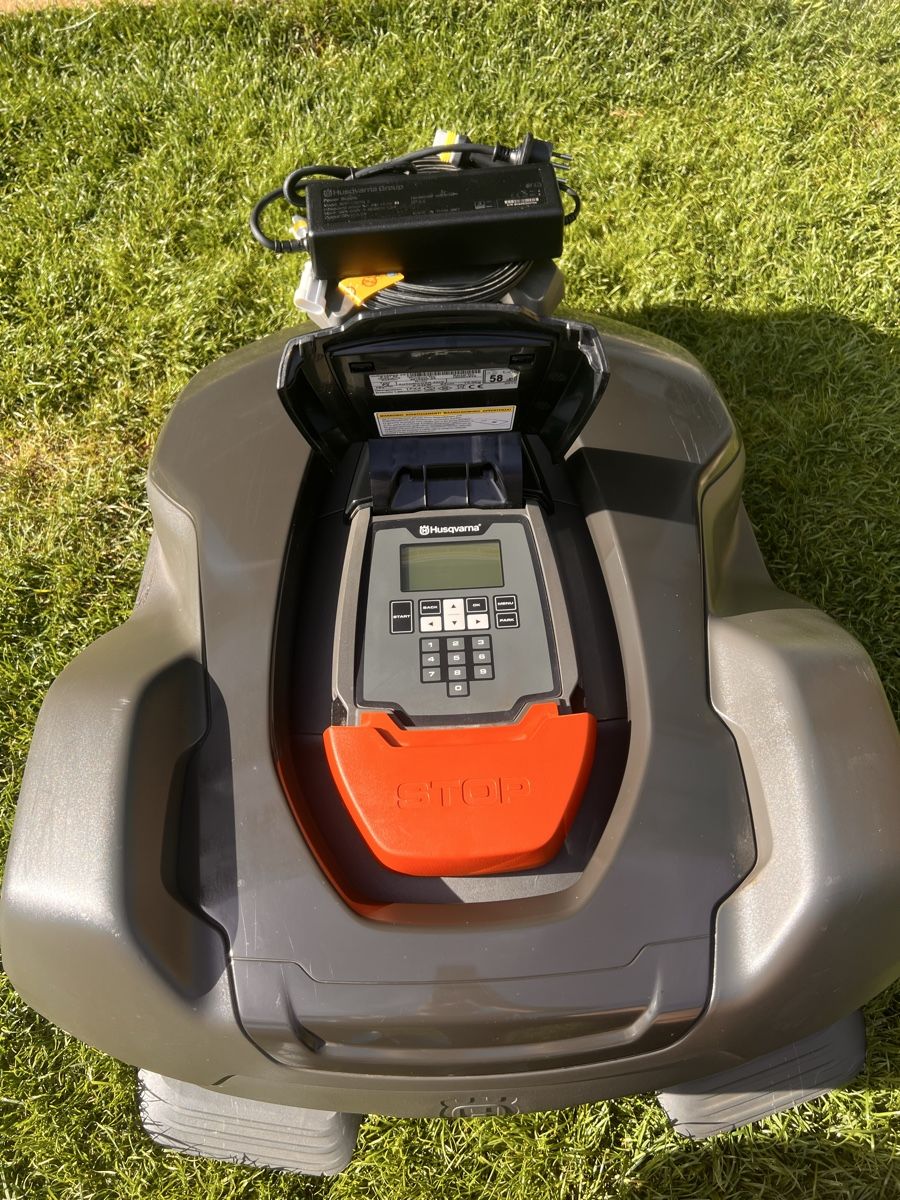 Husqvarna Tagliaerba: Robot Husqvarna 430x – Usato da La Roche FR venduto da Micas135 1