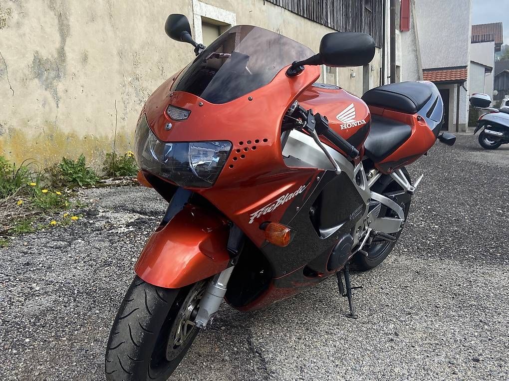 Strada: Honda CBR RR 900 fireblade – Usato da Le Noirmont venduto da Leszukis 1
