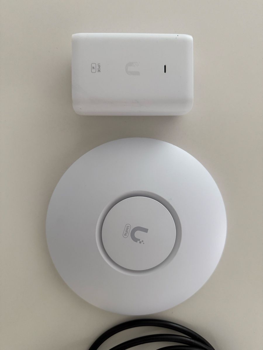 Ubiquiti Wlan: Ubiquiti Access Point 6 + Upoe – Gebraucht aus Camorino von Taz82 1