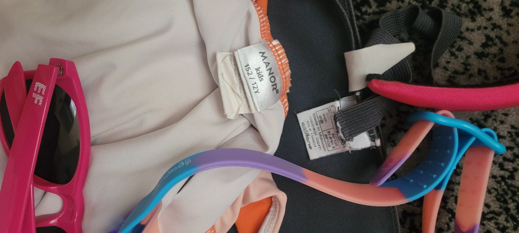 Manor Badekleider & Bikinis: Seviette microfibre/Maillot ManorKidsT152 & lunette – Neu (gemäss Beschreibung) aus Vevey von obi_n8zc 7
