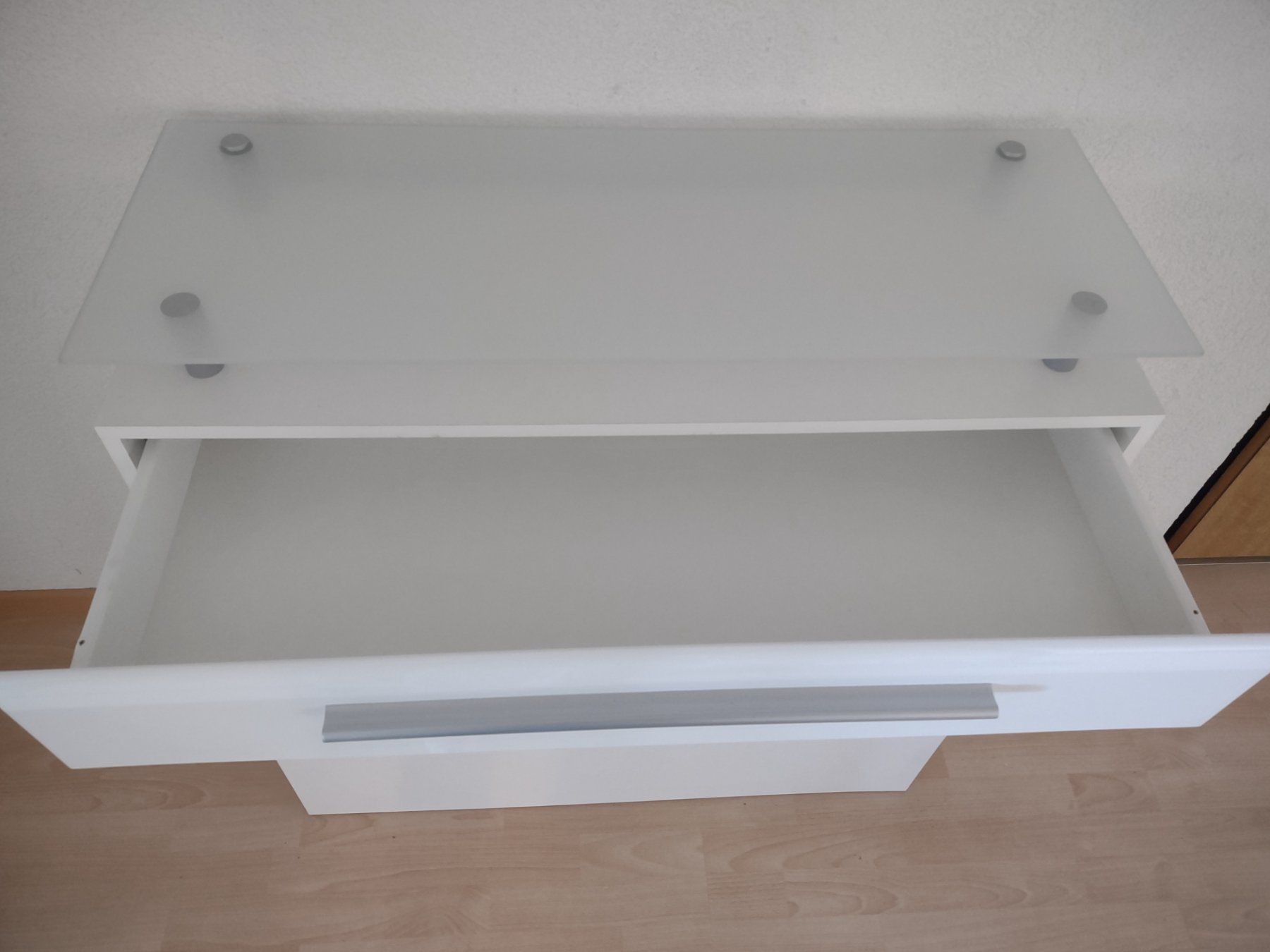 Commodes: Meuble commode blanche – D'occasion à Gasel par any_zyw8 2