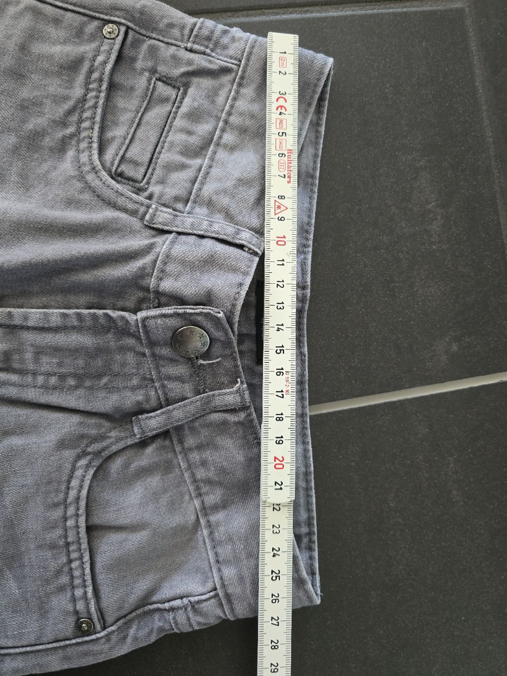 Pantaloni: Jeans grau gr.122-128 – Usato da Unterentfelden venduto da Panda-87 4