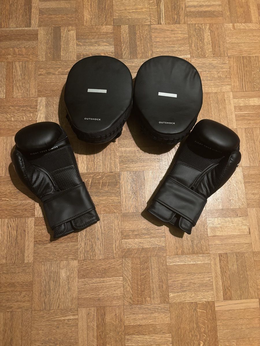Decathlon Guanti & manicotti: Boxhandschuhe mit Pads – Usato da Küsnacht ZH venduto da lui_jv2f