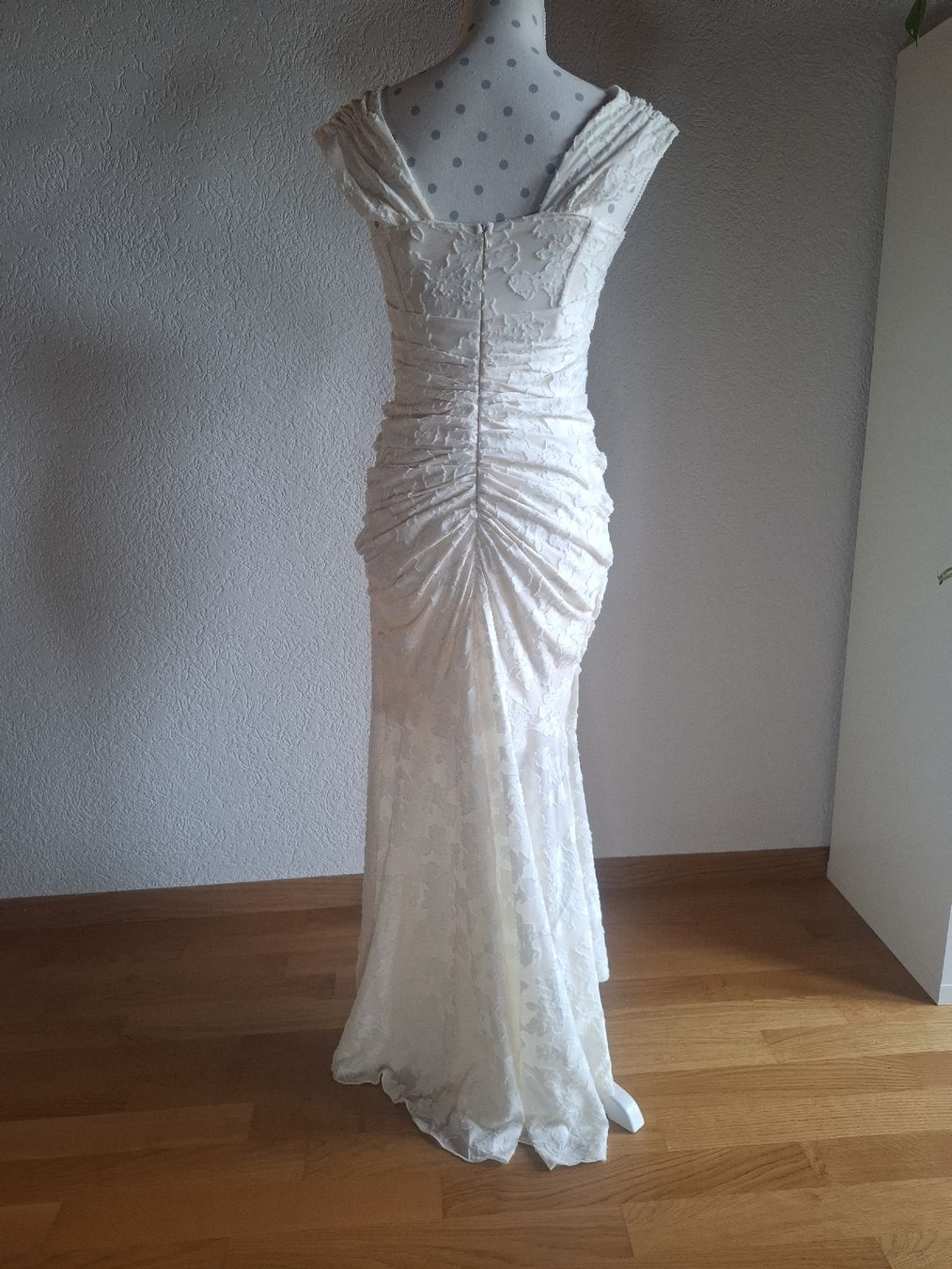 Vestiti: Abendkleid cremefarben mit Struktur Grösse M  – Usato da Urtenen-Schönbühl venduto da wirbelwind010 1