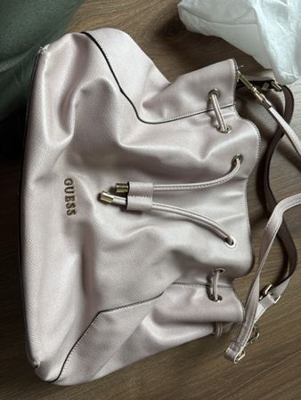 Guess Bucket Bag, zartrosa, minimale Gebrauchsspuren 🌸