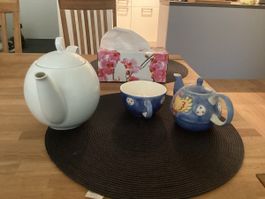 Teekanne mit Tasse 