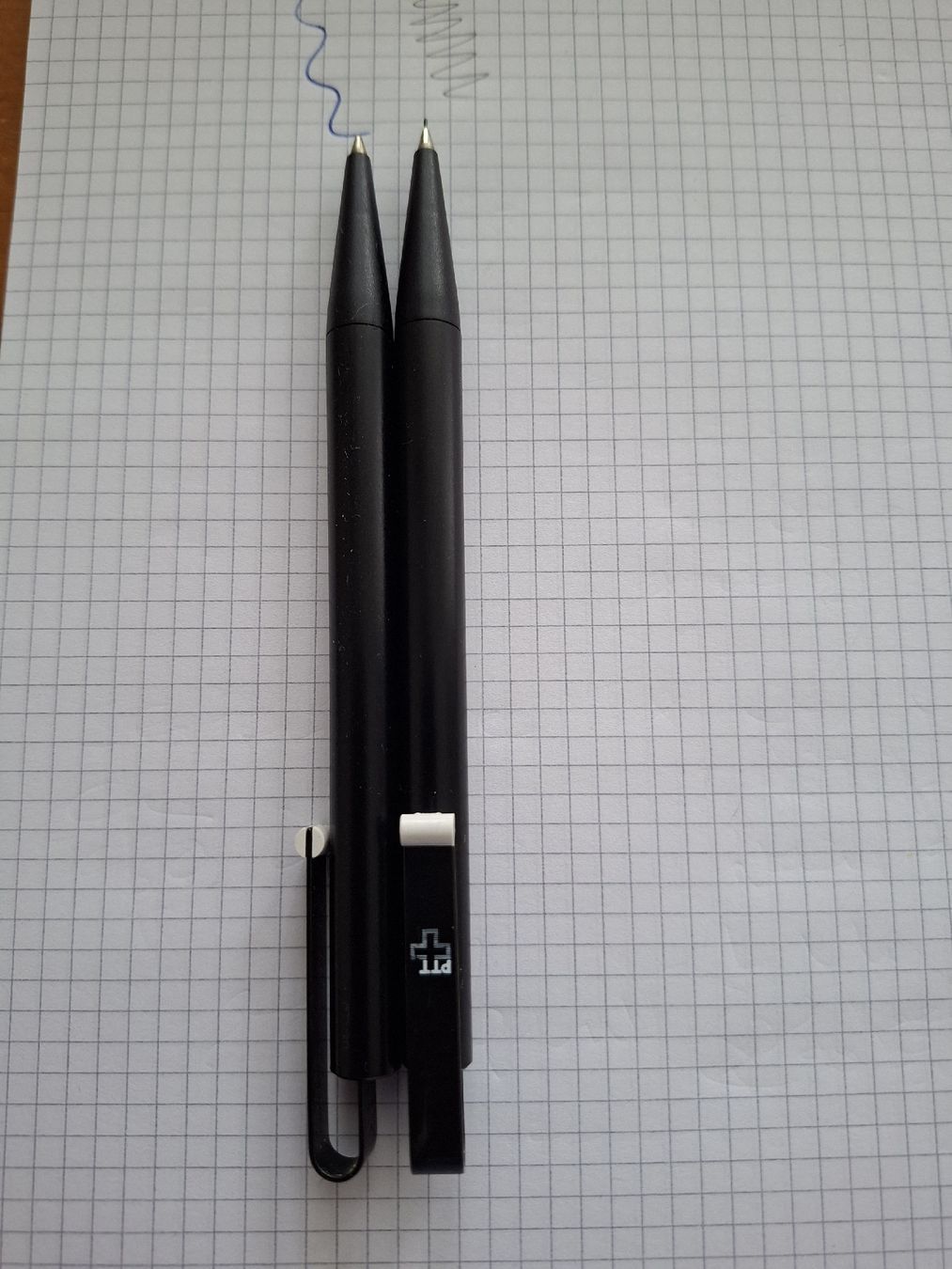 Penna & Evidenziatori: 2 Kugelschreiber PTT Design schwarz. – Nuovo (secondo la descrizione) da Uster venduto da mak_mw2n 1