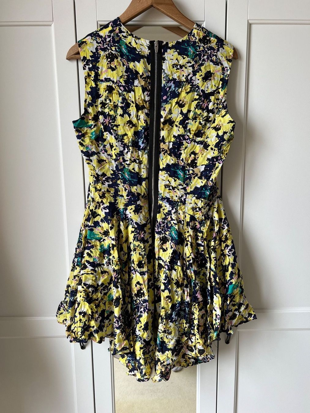 Robes: Robe patineuse H&M 42 – D'occasion à Neuchâtel par Thesebootsaremadeforwalking 2