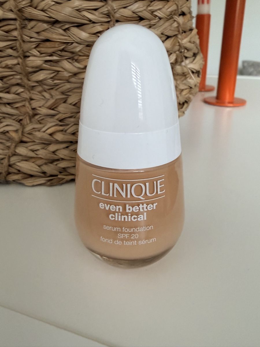 Clinique Make-up: Clinique Even Better Foundation, WN 30 Biscuit – Nuovo (secondo la descrizione) da Zürich venduto da wie_r6sx