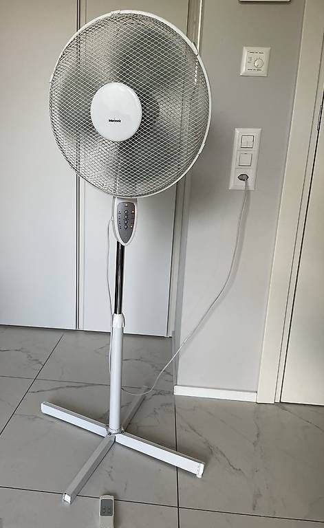 Ventilateurs: Ventilatore, regolabile in altezza con telecomando  – D'occasion à Locarno par ste_8rjr 1